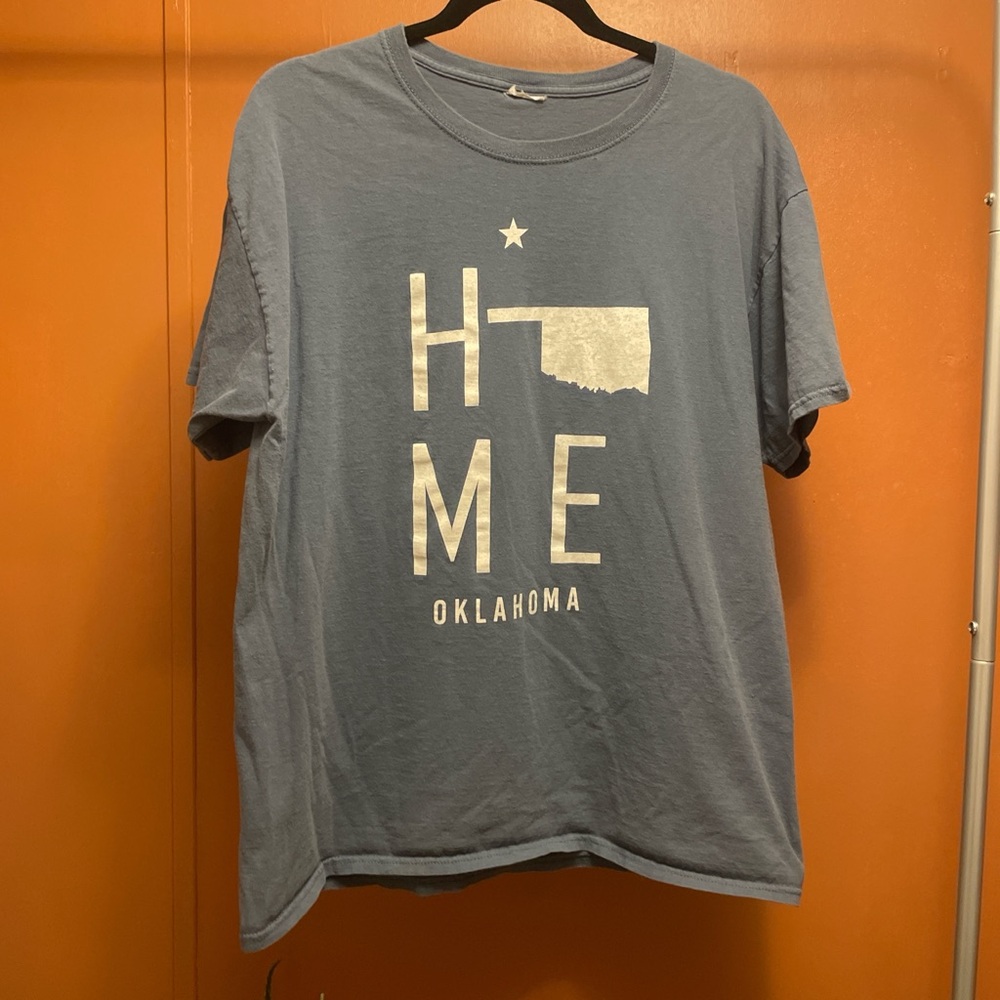 Women’s Oklahoma T-shirt. 100% cotton,‎ blue crewneck.